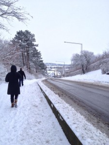gåtur i sneen med mor og far 29 dec